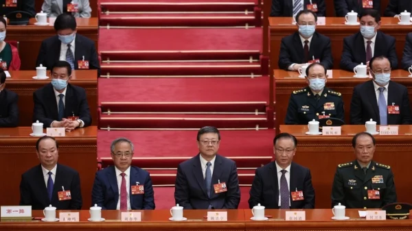 习中风后遗症显现？军权易手团派复兴(图)