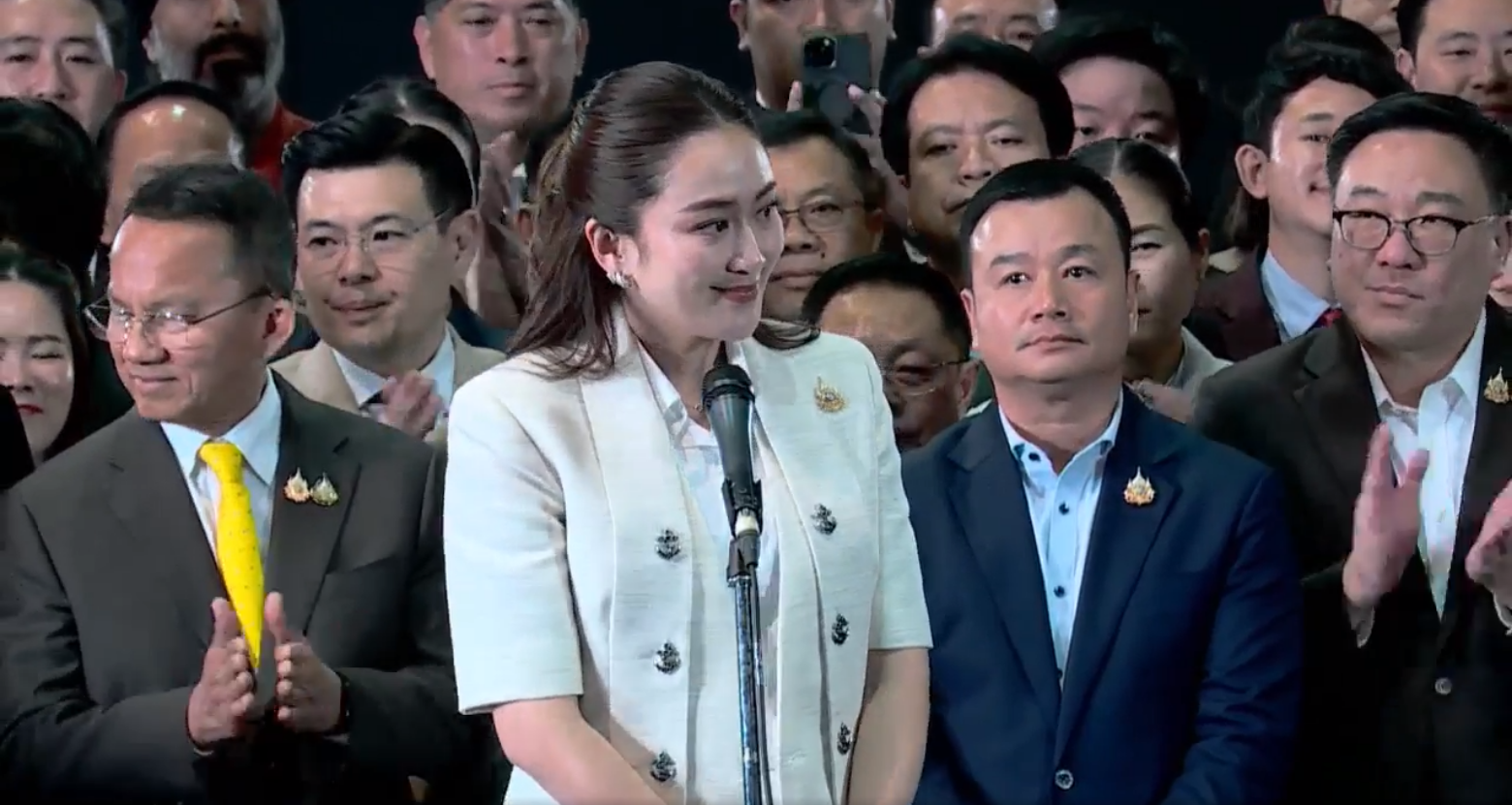 泰国总理贝东塔遭停职 涉通话外泄与军方对立(图)