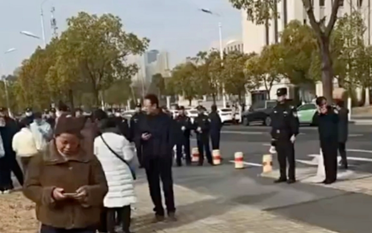 中國地方財政危機 多地爆發討薪抗議