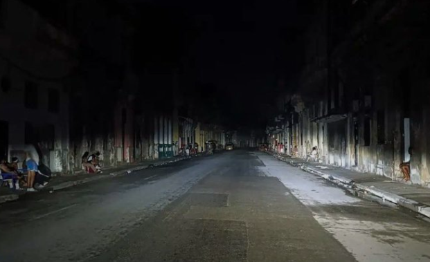 古巴停電或引全面危機 民眾：整個島嶼在黑暗中