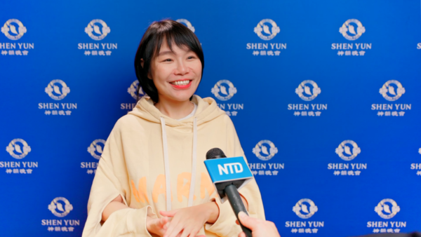 觀神韻感動哽咽 華人盼世人明真相保護法輪功