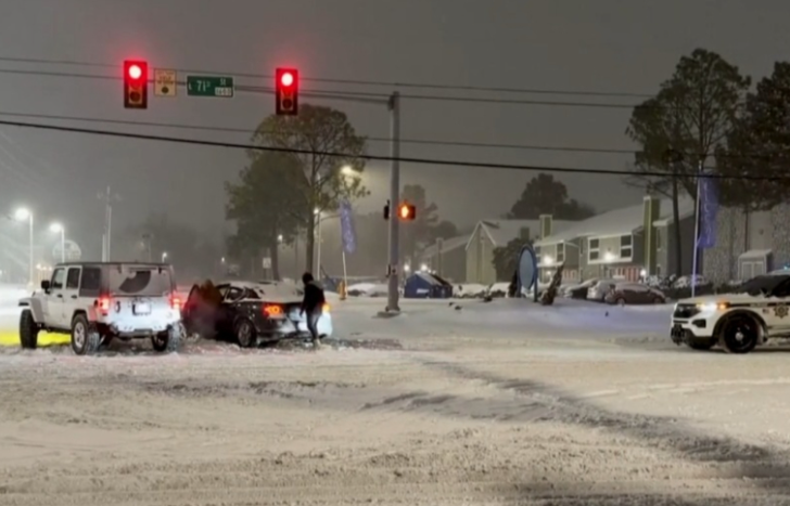 罕見冬季風暴橫掃美國 逾70萬戶停電