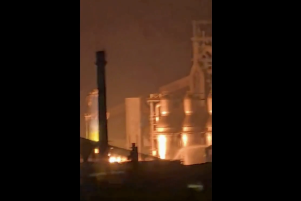 中國新年前 湖南湘鋼突然起火爆炸