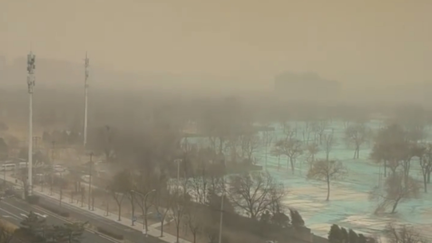 近半個中國遭沙塵暴襲擊 北京驚現「藍太陽」（視頻）
