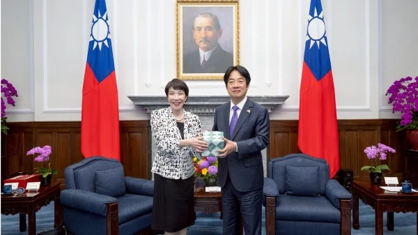 “日台议联”日本跨党派议员团访台贺双十(图)